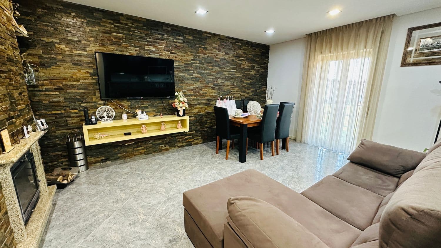 Apartamento T2 em Matriz - Mariadeira - Nova Sintra